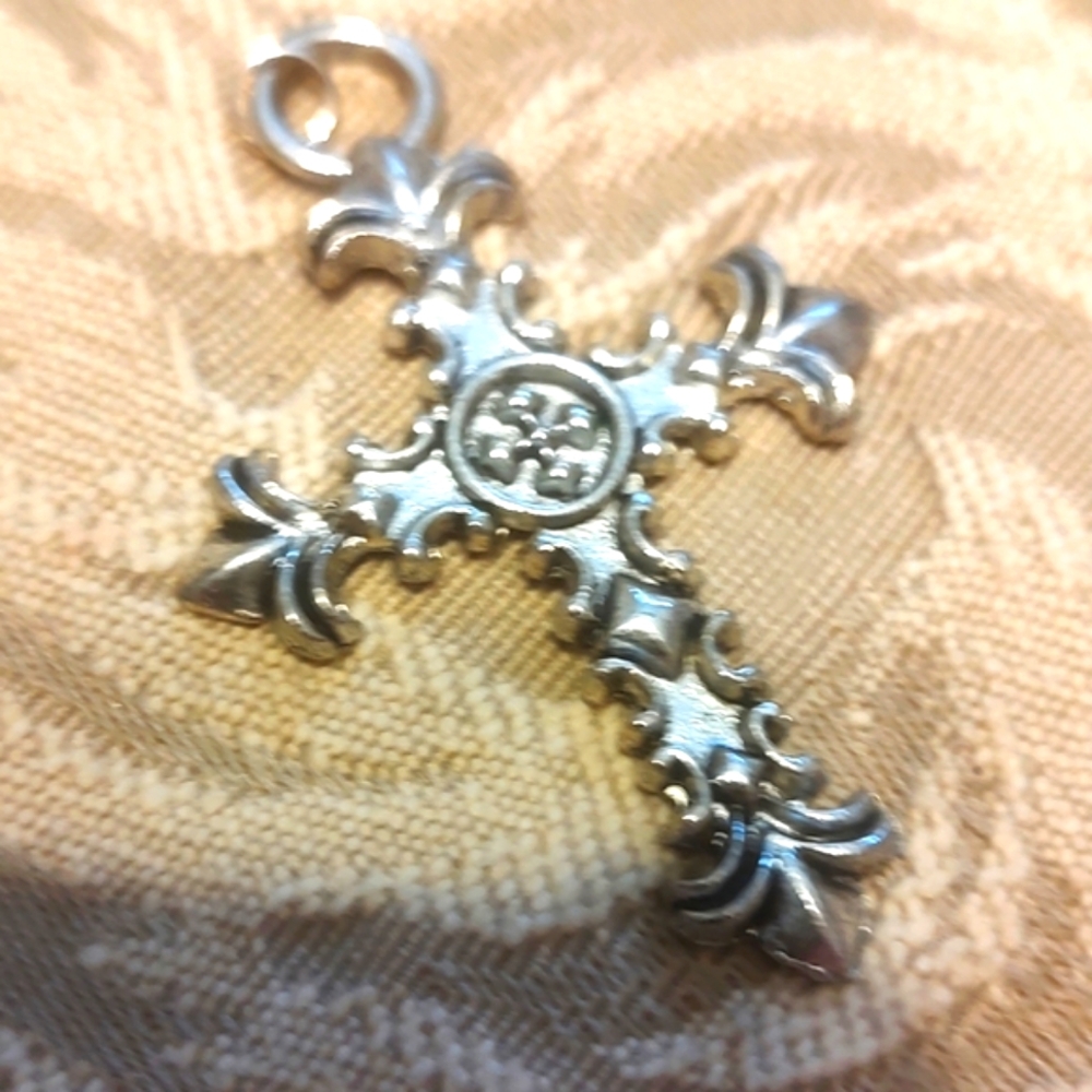 ▫️✝️▫️Beautiful Vintage Ornate Silver Metal Cross Pendant - Picture 3 of 9